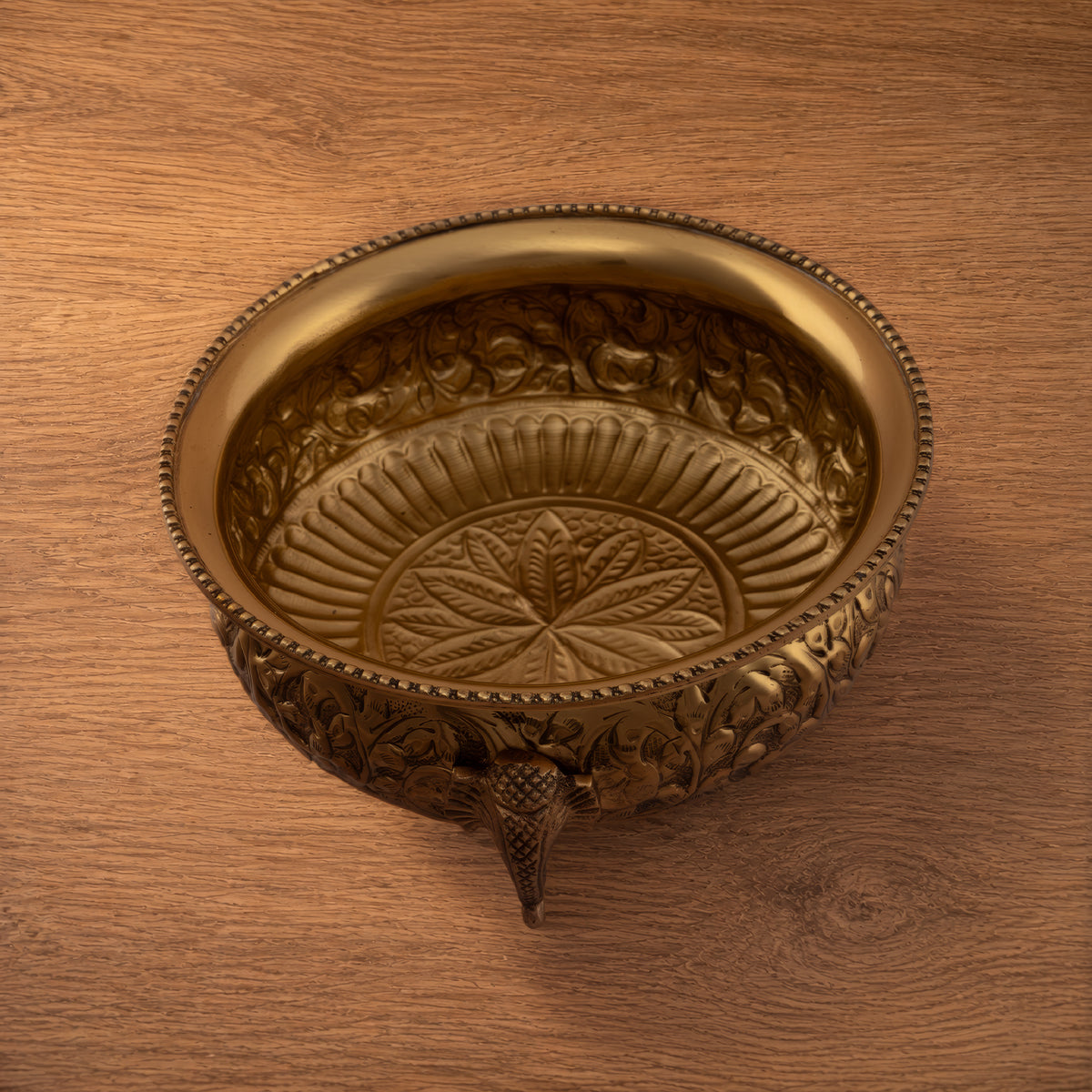 Elephant Fine-Embossed Urli